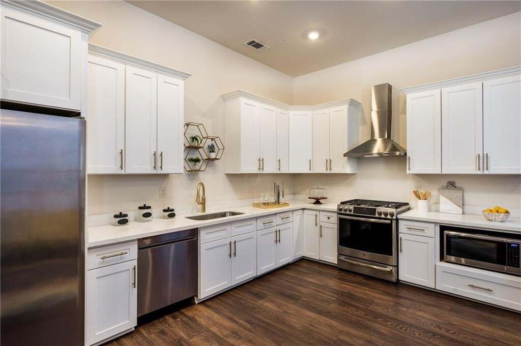 Condo in New Orleans, Louisiana, United States 3 - 18577382