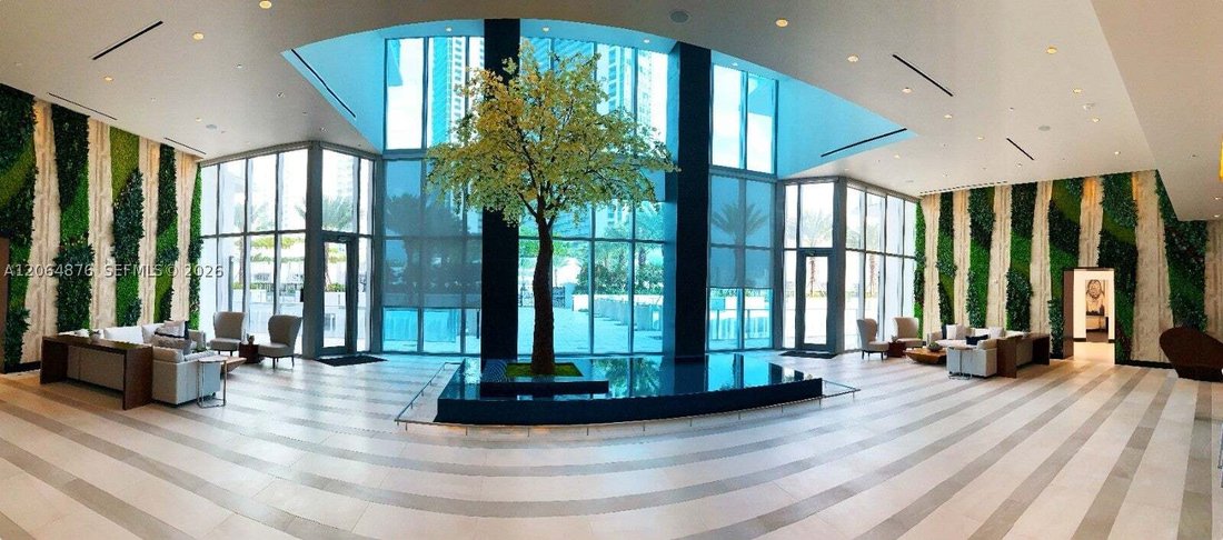 Condo in Miami, Florida, United States 1 - 18576890