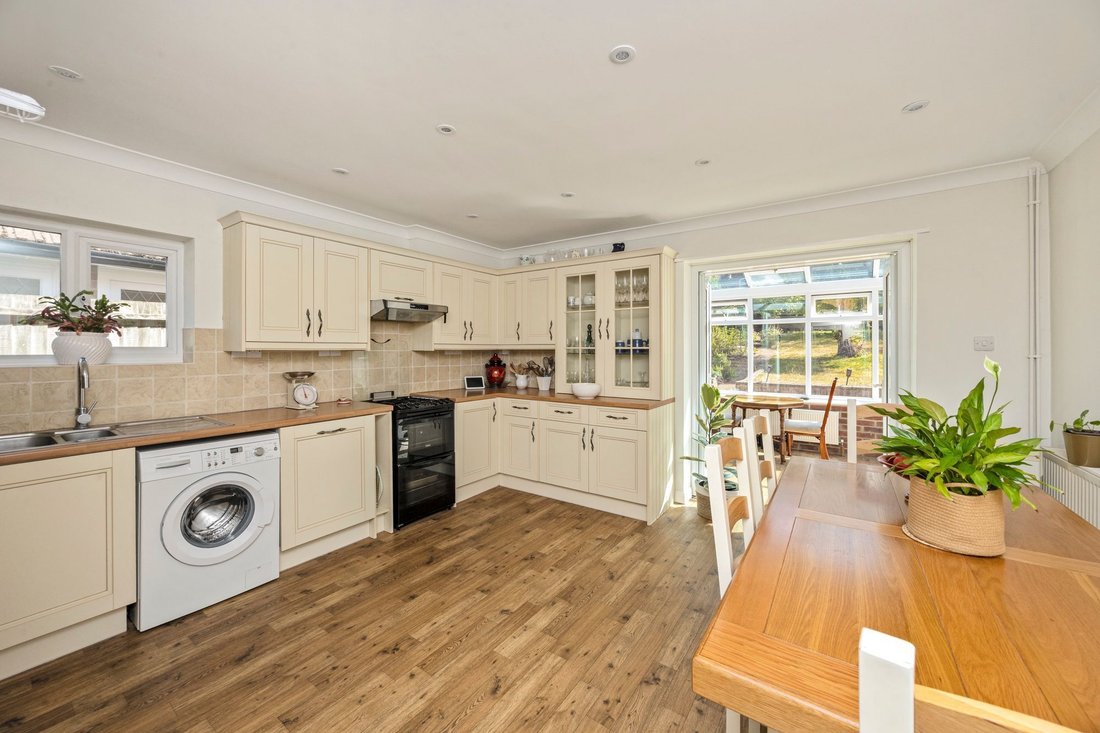 Bungalow in Hassocks, England 4 - 18574958