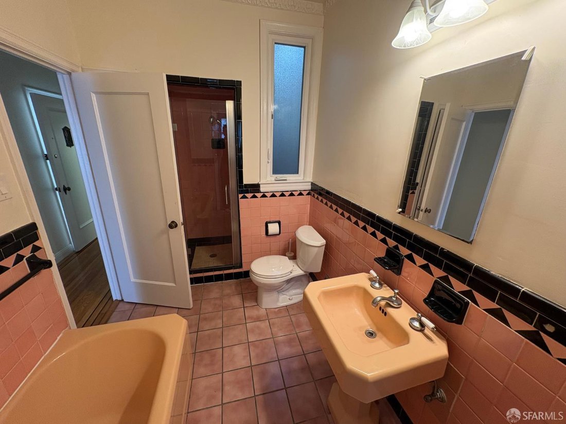 San Francisco, California, United States 5 - 18576205