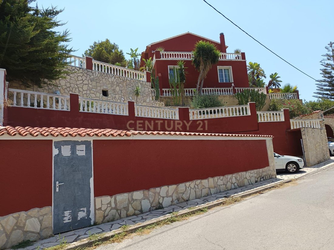 Villa in Calp / Calpe, Valencian Community, Spain 2 - 18577711