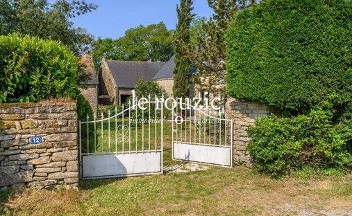 House in Zone Urbaine, Questembert, France 1