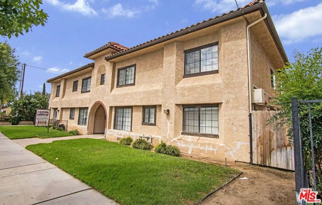 Santa Clarita, California, United States 1 - 18577054
