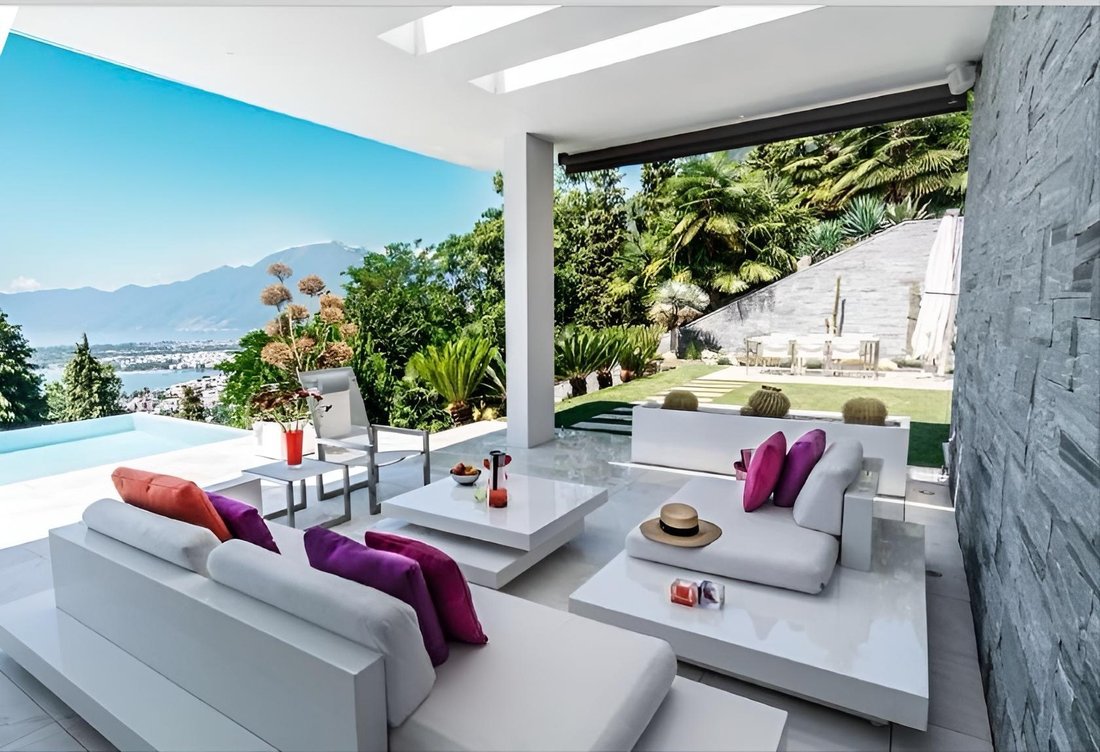 Villa in Brione sopra Minusio, Ticino, Switzerland 2 - 18575931