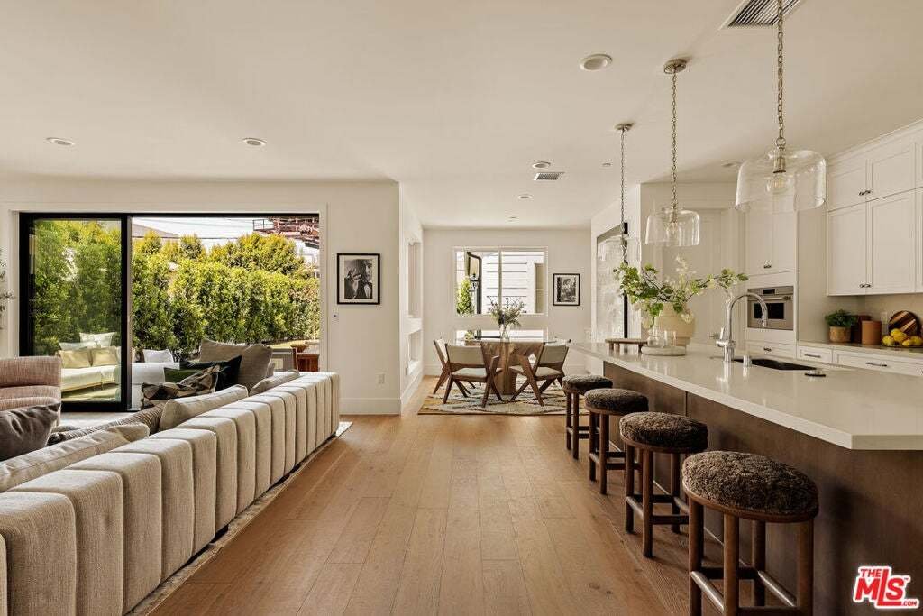 House in Los Angeles, California, United States 3 - 18577032