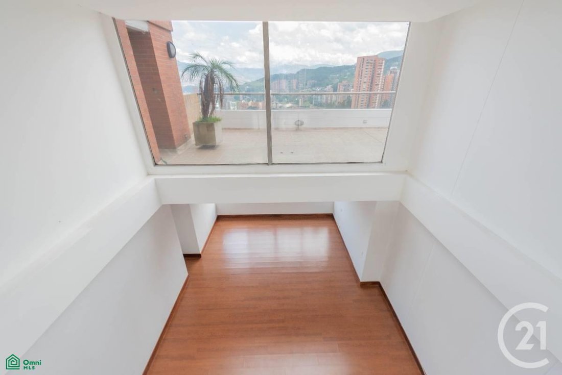 Condo in Medellín, Antioquia, Colombia 3 - 17296492