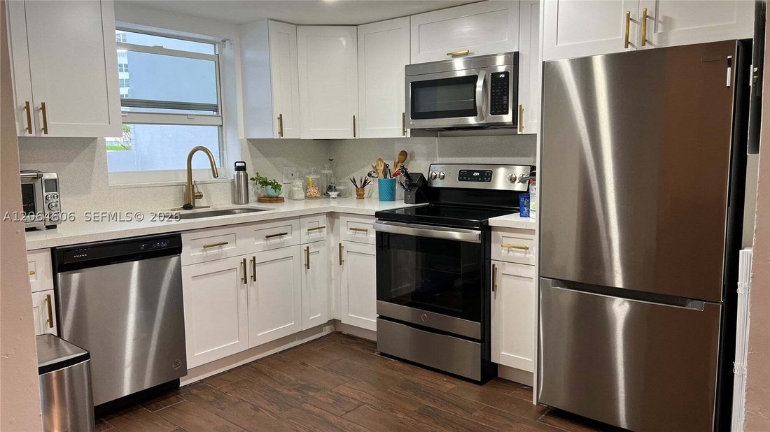 Townhouse in North Miami Beach, Florida, United States 5 - 18576974