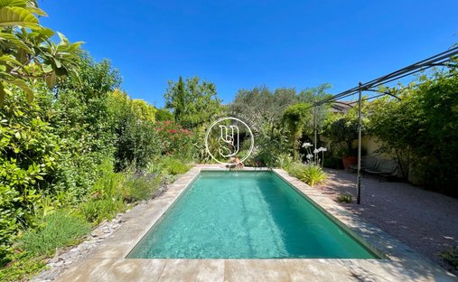 Villa in Saint-Rémy-de-Provence, Provence-Alpes-Côte d'Azur, France 1