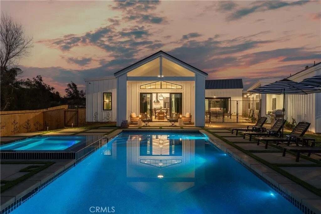 Temecula, California, United States 2 - 17151702