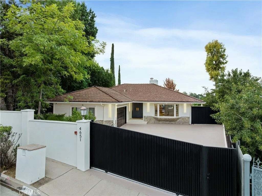 Condo in Los Angeles, California, United States 3 - 18577229