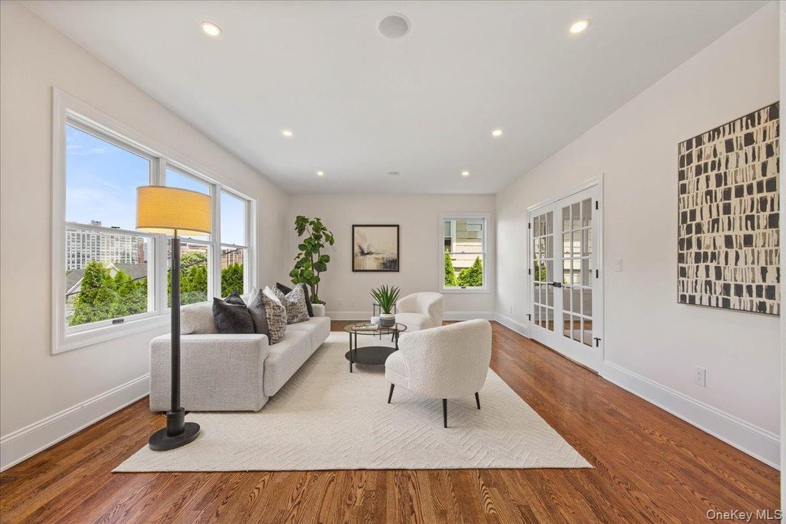 House in White Plains, New York, United States 3 - 18577096