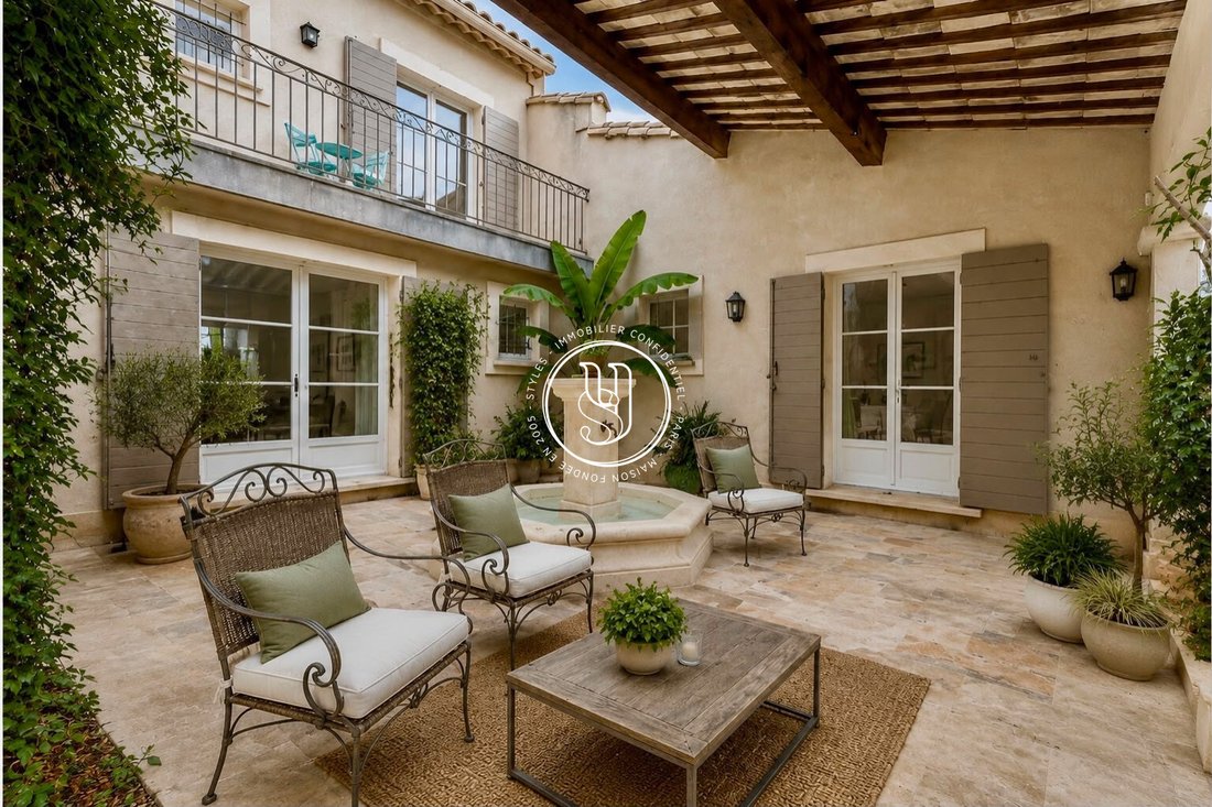 Villa in Saint-Rémy-de-Provence, Provence-Alpes-Côte d'Azur, France 2 - 18574830