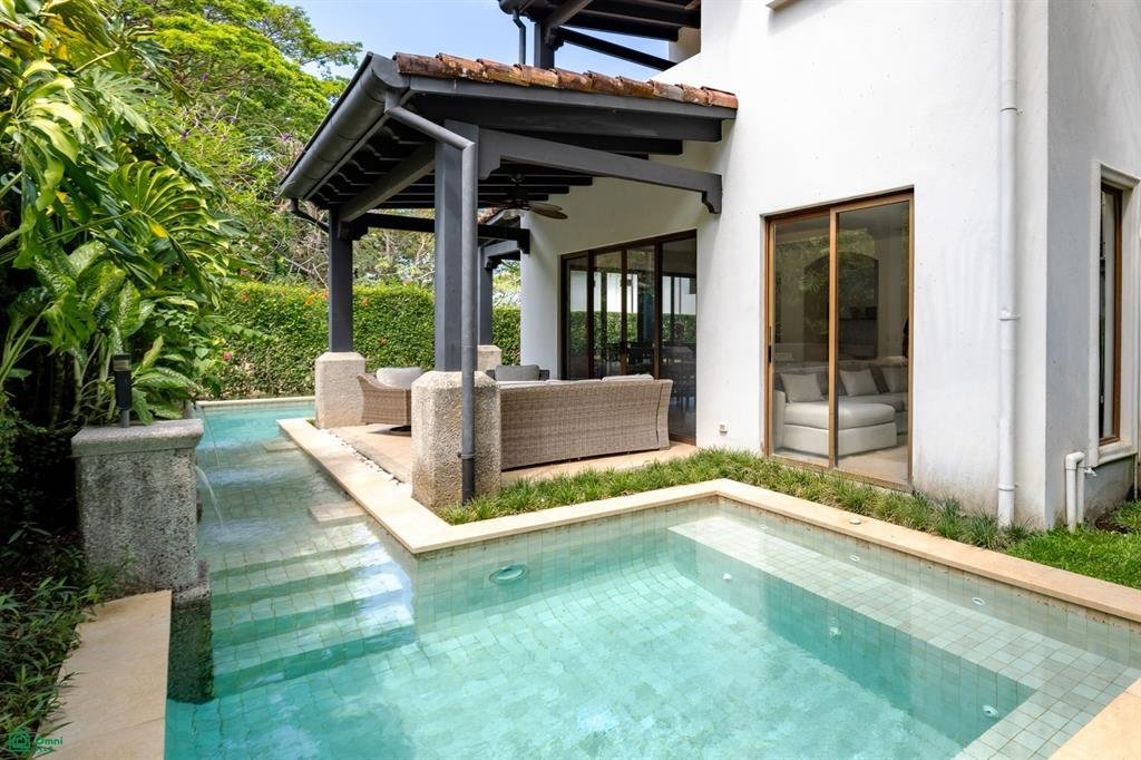 Condo in Playa Herradura, Puntarenas Province, Costa Rica 1 - 17733955