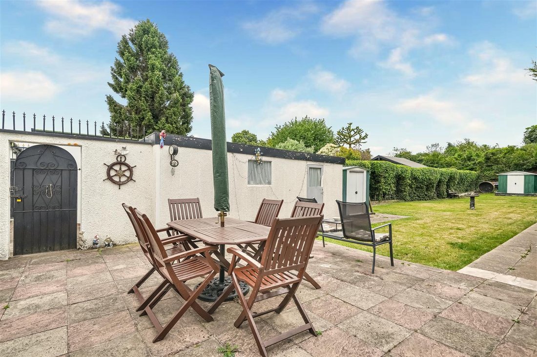 Bungalow in Goodmayes, Ilford, England 3 - 18574412