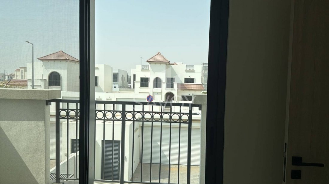 Villa in Al Shamkhah, Abu Dhabi Emirate, United Arab Emirates 1 - 18545557