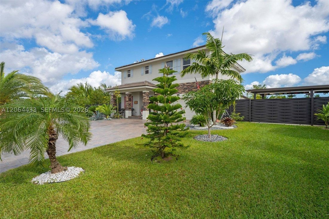 House in Miami, Florida, United States 4 - 18576958