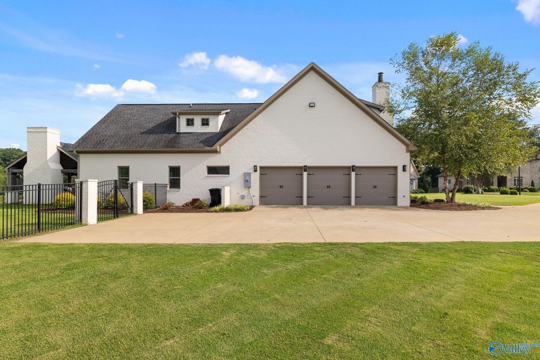 House in Tuscumbia, Alabama, United States 4 - 18577115