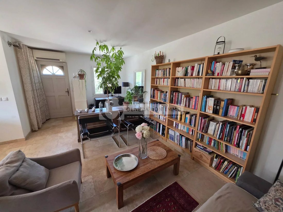Villa in Arles, Provence-Alpes-Côte d'Azur, France 2 - 18509790