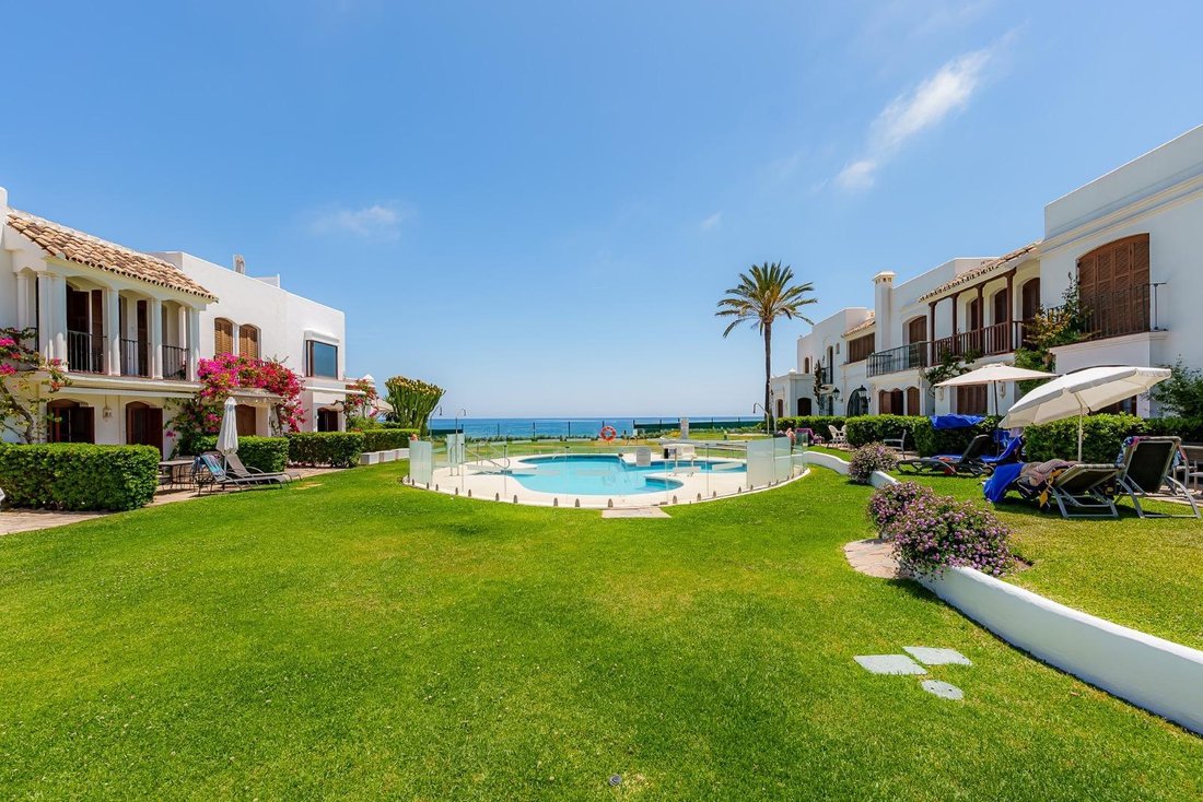 Apartment in Cancelada, Estepona, Andalusia 3 - 18577718