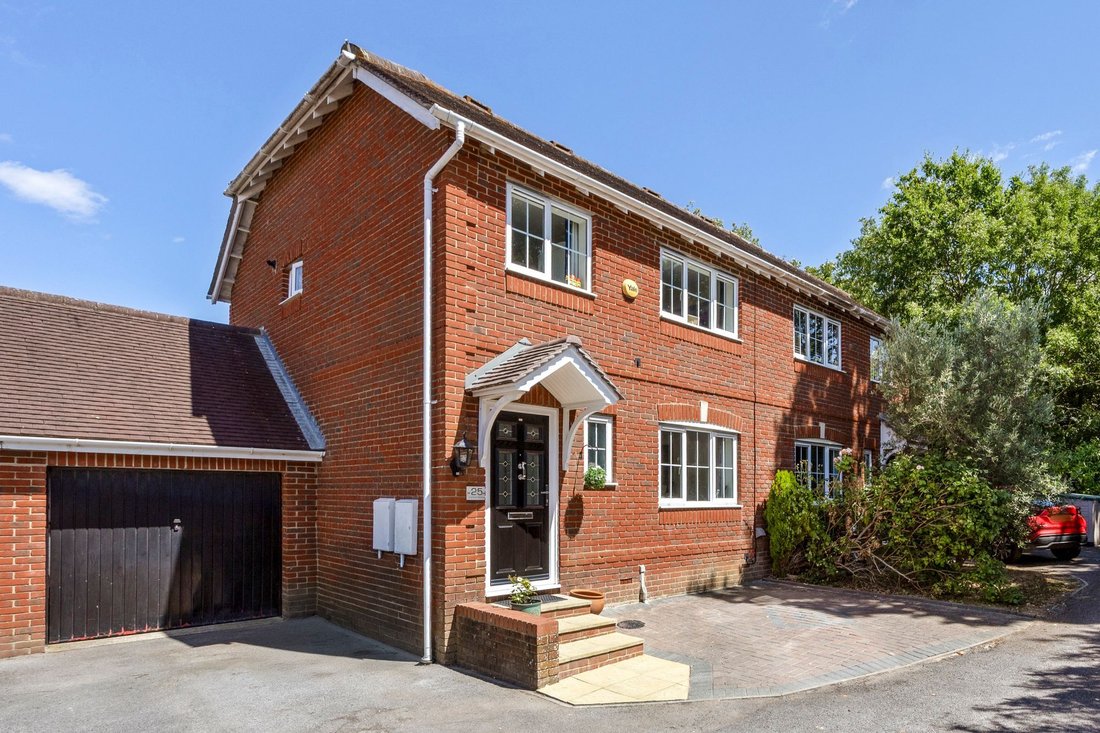 House in Okehurst, Billingshurst, England 1 - 18533315