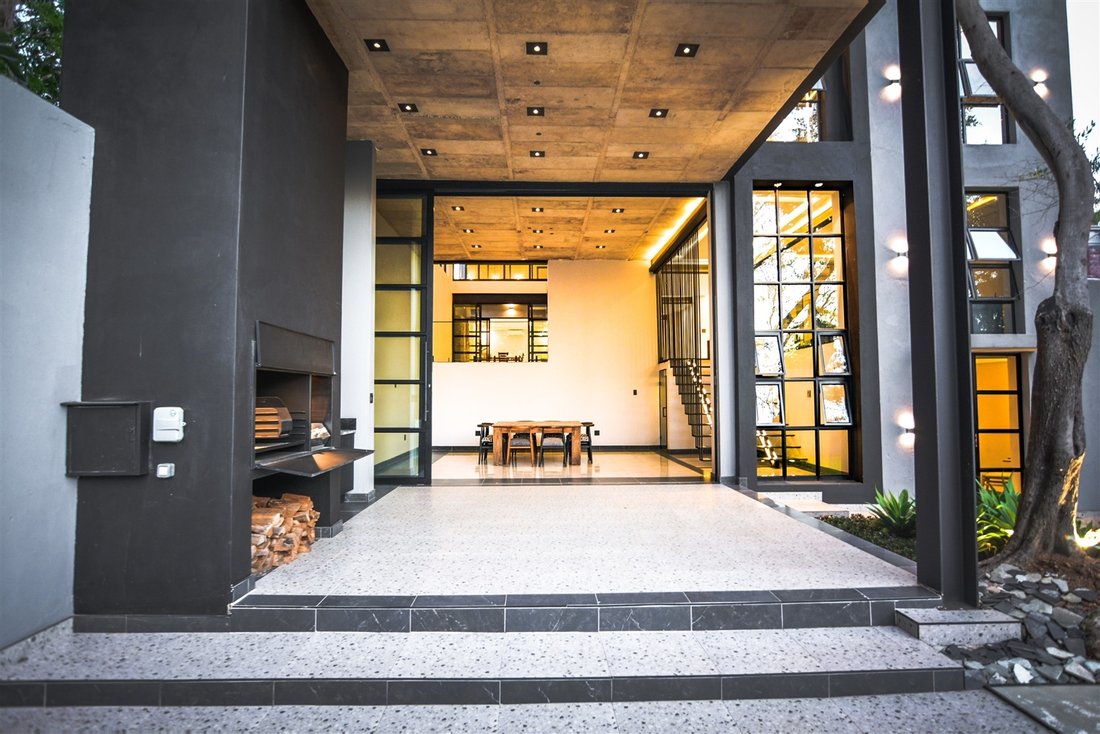 Haus in Waterkloof, Gauteng, Südafrika 1 - 18575280
