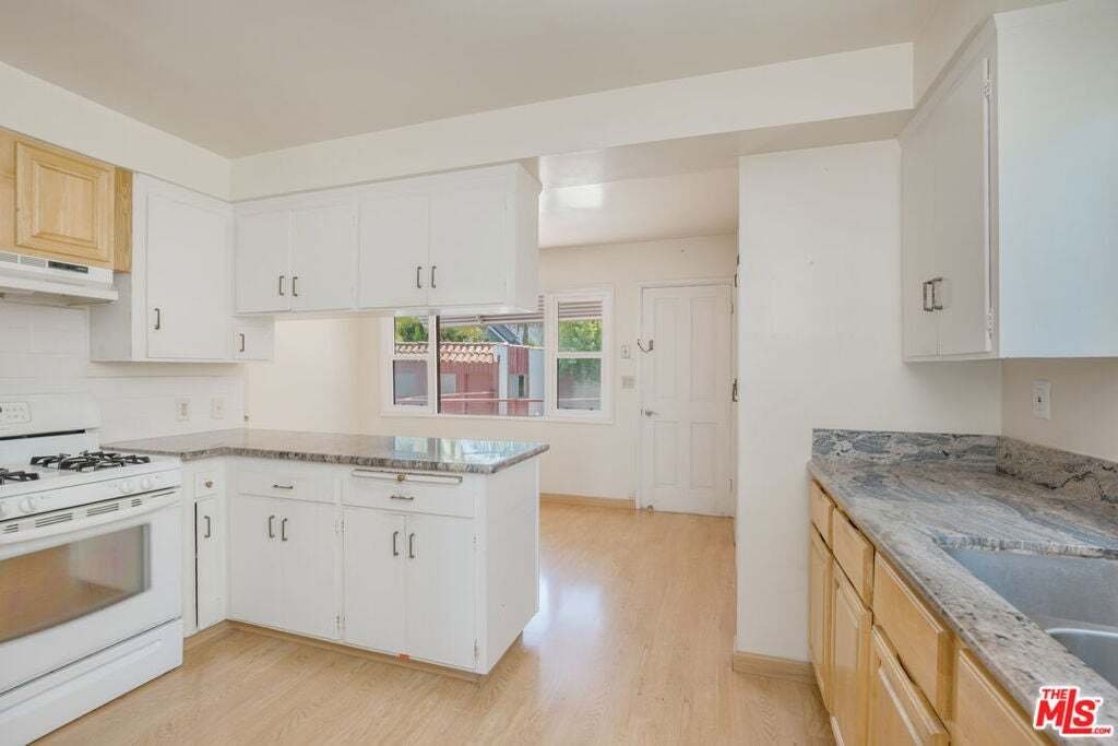 House in Los Angeles, California, United States 5 - 18577013