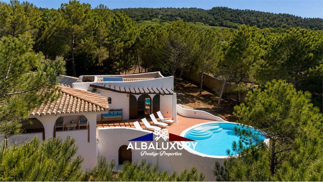 Villa in Sant'Anna Arresi, Sardinia, Italy 2 - 15347618