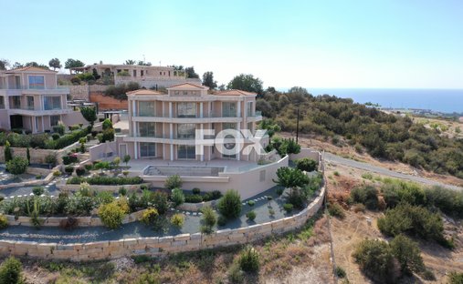 Villa in Peyia, Paphos, Cyprus 1