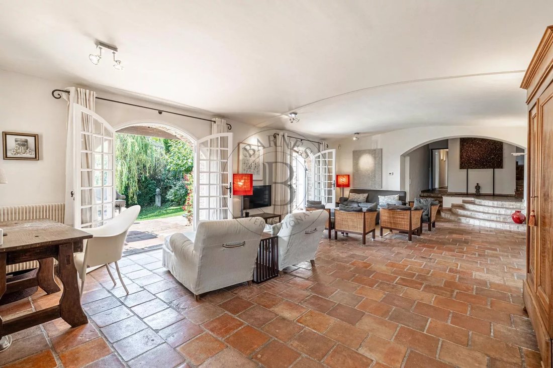 Villa in Valbonne, Provence-Alpes-Côte d'Azur, France 5 - 17042830