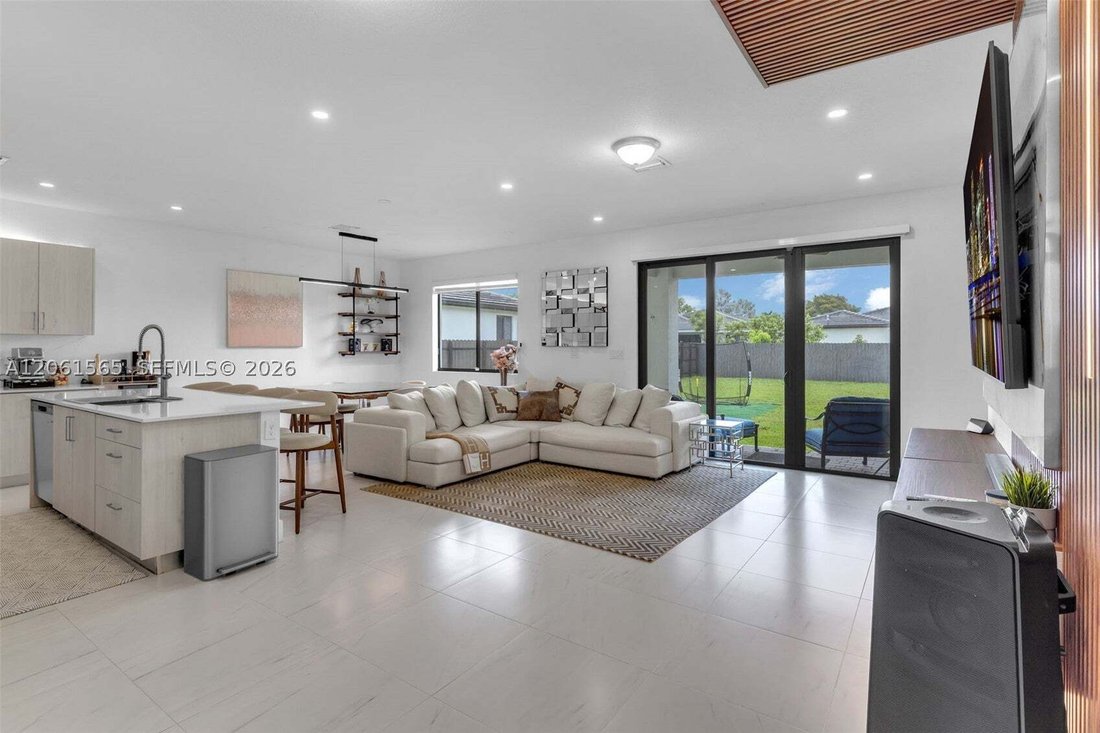 House in Miami, Florida, United States 3 - 18576874