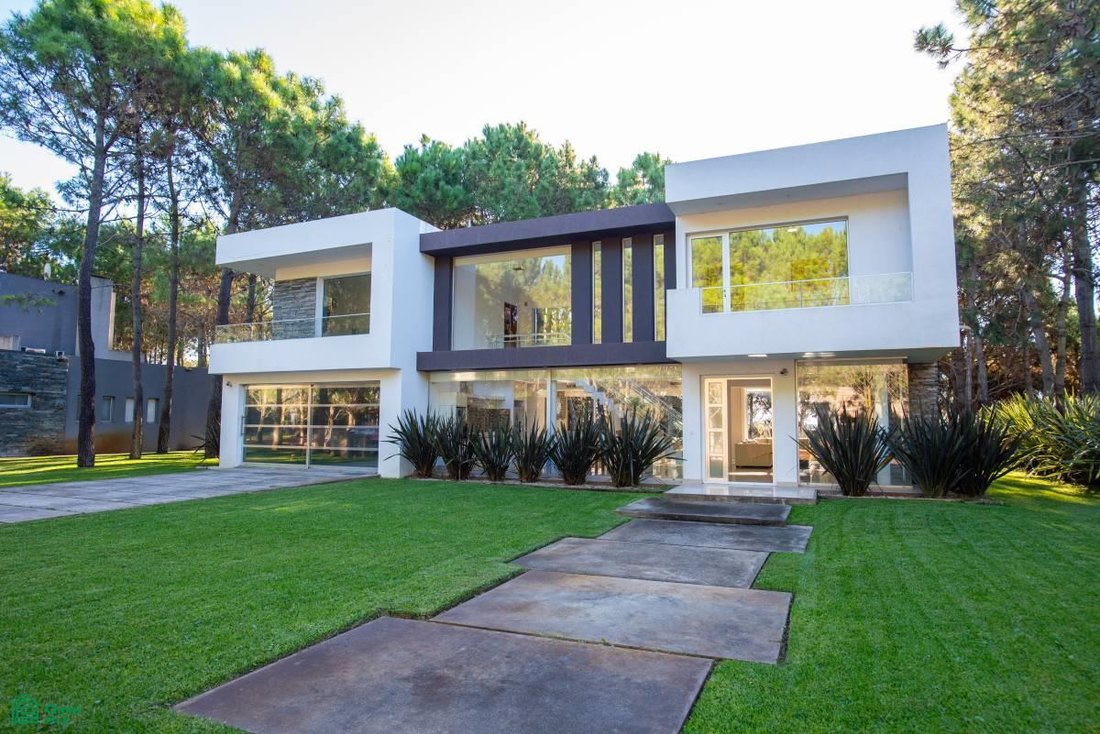 House in Pinamar, Buenos Aires Province, Argentina 2 - 17417274