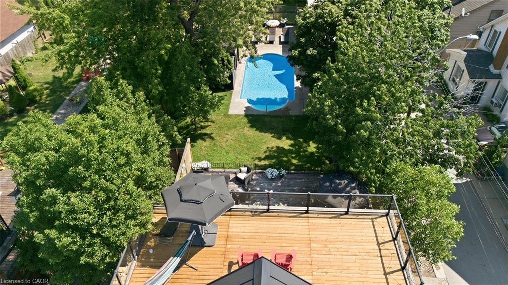 House in Hamilton, Ontario, Canada 3 - 18574374