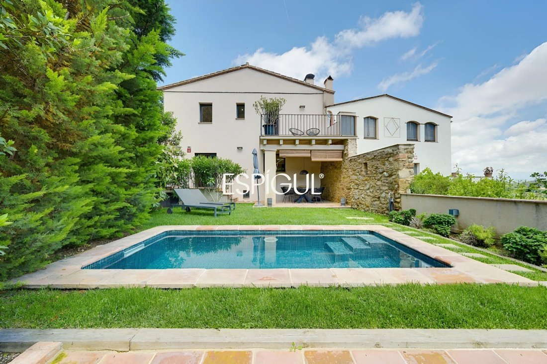 Villa in la Bisbal d'Emporda, Catalonia, Spain 1 - 18574323