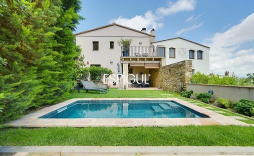 Villa in la Bisbal d'Emporda, Catalonia, Spain 1