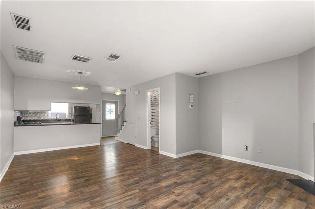Condo in Greensboro, North Carolina, United States 5 - 18577042