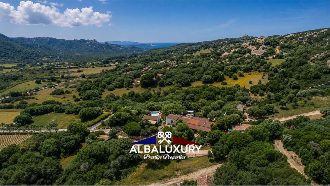 Villa in Santa Teresa Gallura, Sardinia, Italy 4 - 15345401