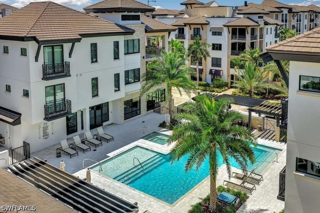 Condo in Naples, Florida, United States 2 - 18576985