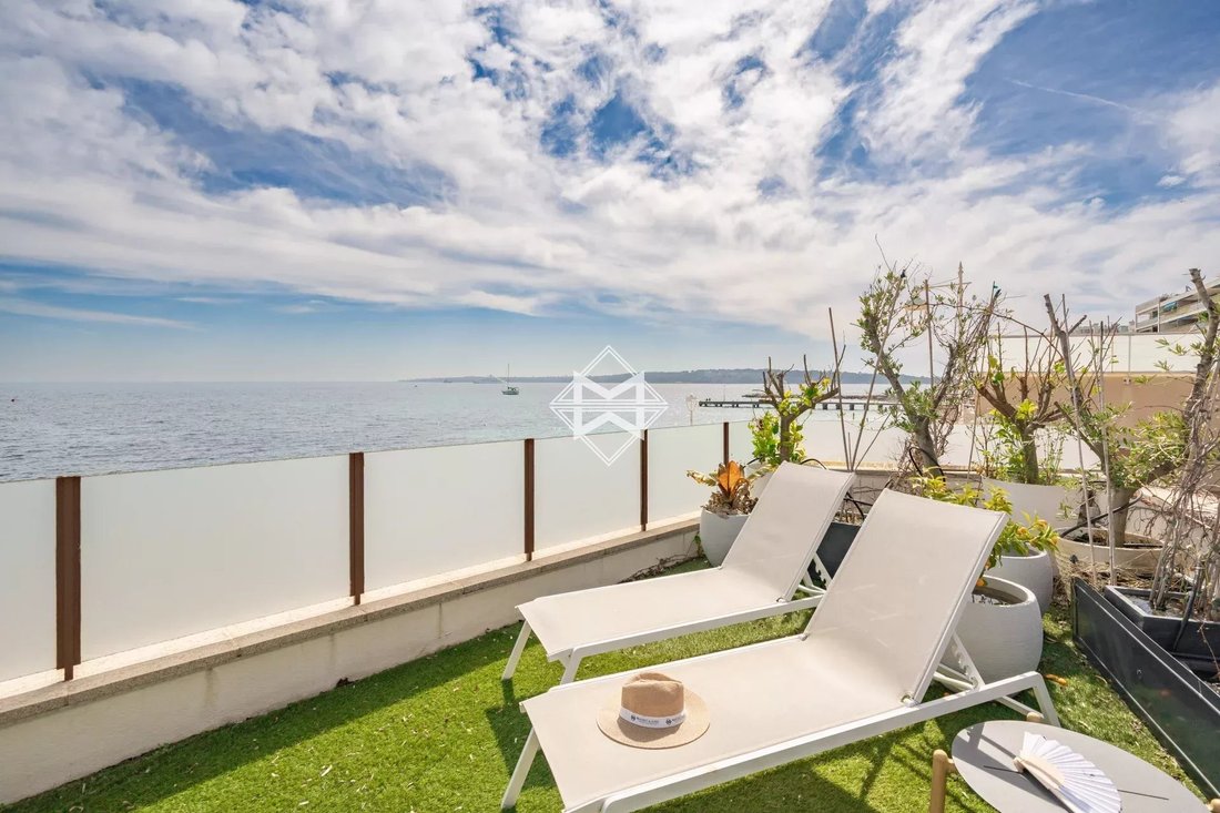 Villa in Cannes, Provence-Alpes-Côte d'Azur, France 1 - 10535920