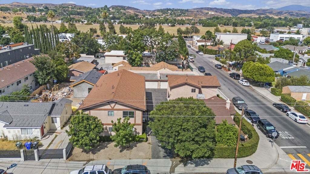 Santa Clarita, California, United States 5 - 18577064