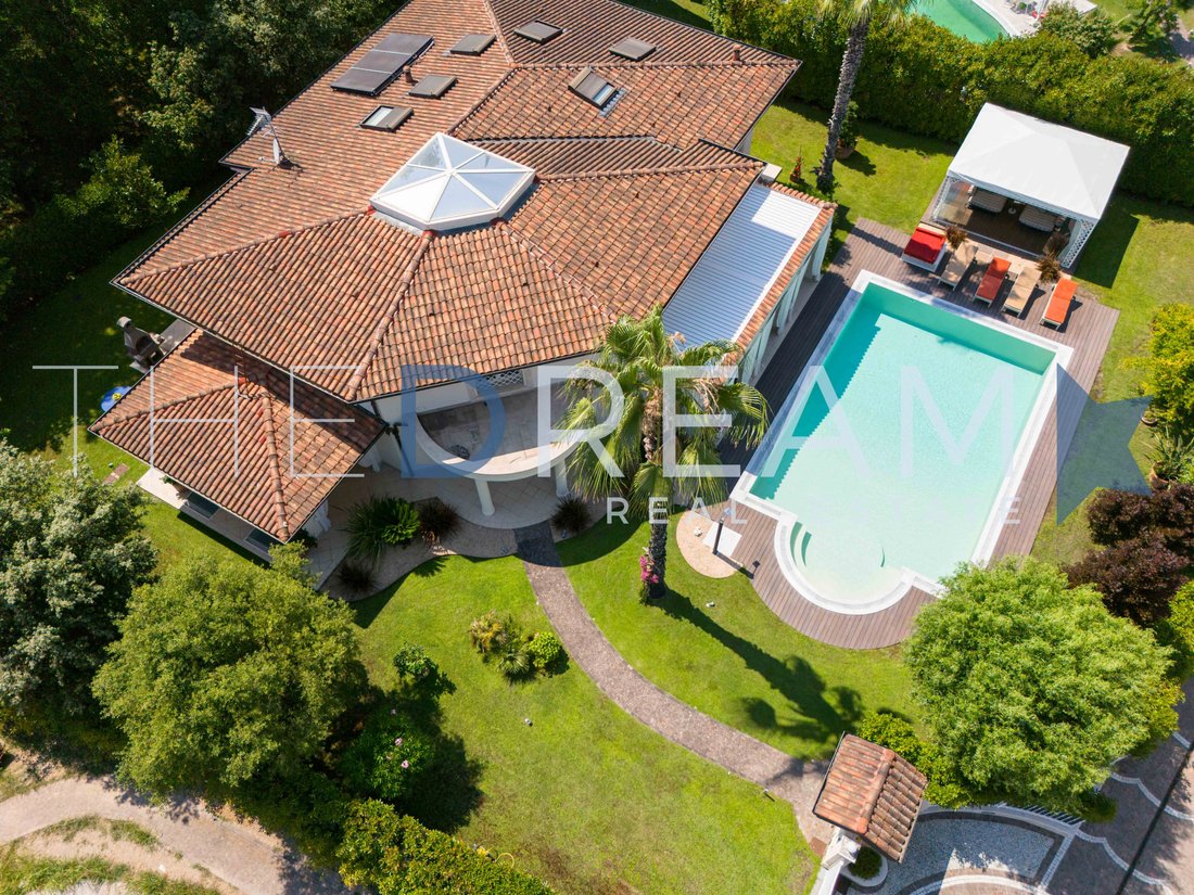 Villa in Caranna-Vaiana, Forte dei Marmi, Tuscany 5 - 18574139