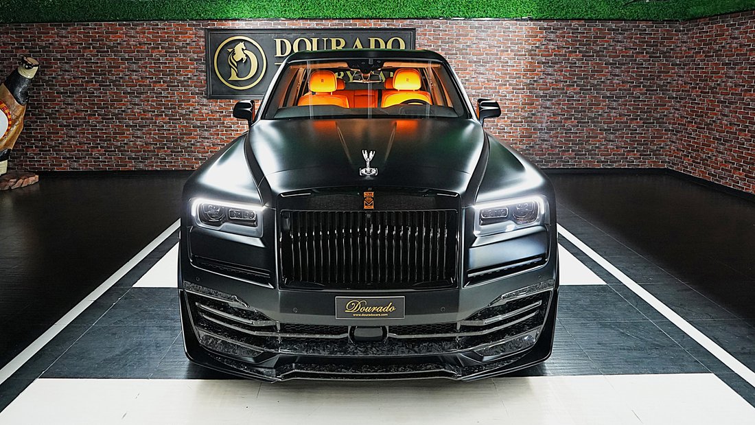 Suv in Dubai, United Arab Emirates 2 - 18578732