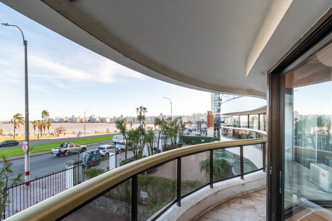 Apartment in Montevideo, Departamento de Montevideo, Uruguay 4 - 18574487