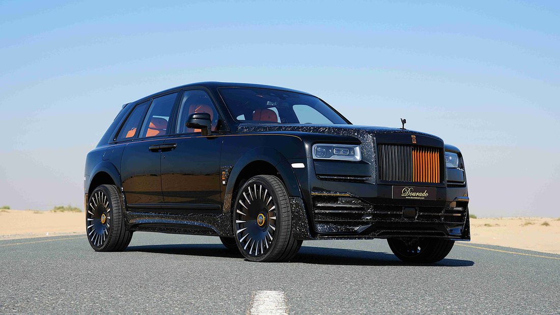 Suv in Dubai, United Arab Emirates 5 - 18578760