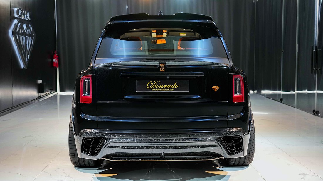 Suv in Dubai, United Arab Emirates 5 - 18578757