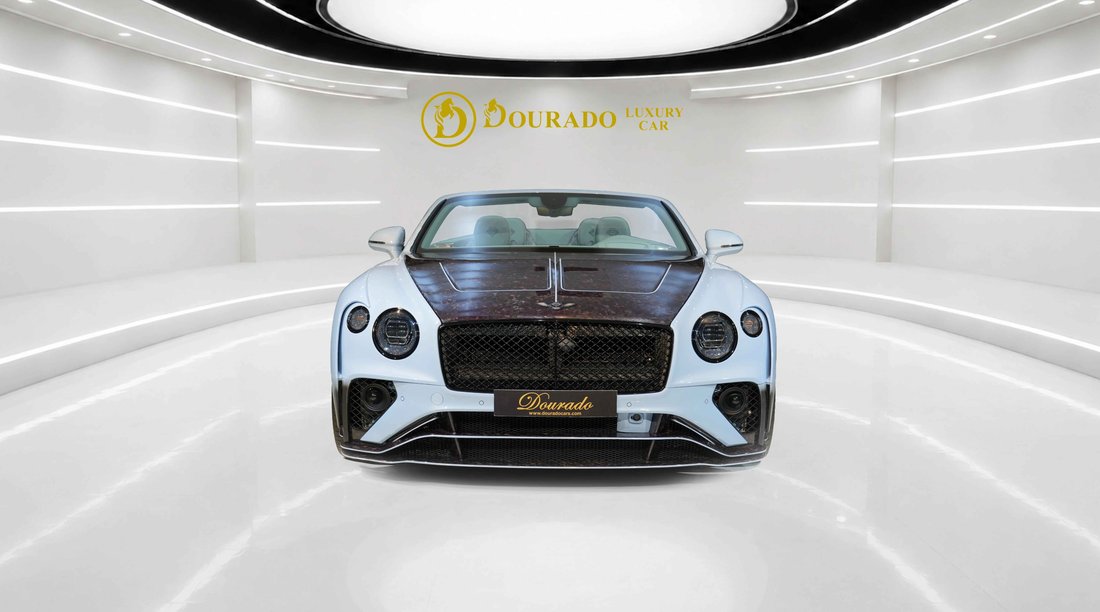 Cabriolet in Dubai, United Arab Emirates 2 - 18564288