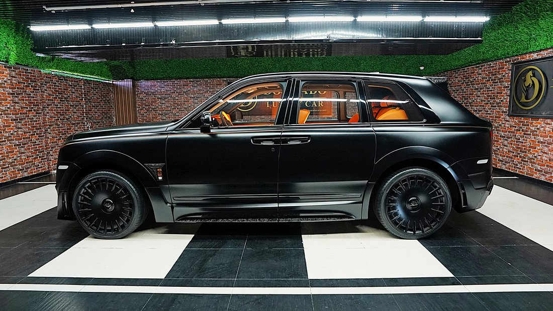 Suv in Dubai, United Arab Emirates 4 - 18578732