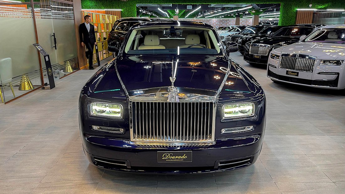 Sedan in Dubai, United Arab Emirates 2 - 18578632