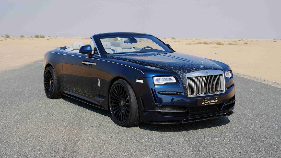 Cabriolet in Dubai, United Arab Emirates 2 - 18578659