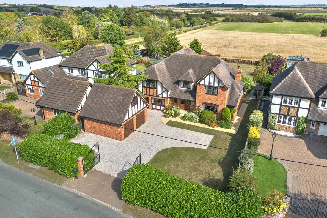 House in North Fambridge, England 3 - 16166822
