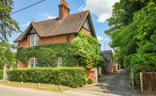 House in Fryerning, Brentwood, England 1